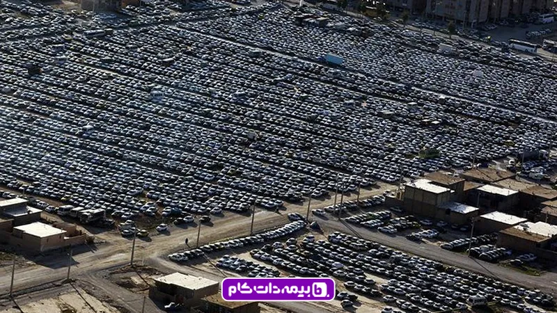 انبوه خودروهای پارک شده در پارکینگ مهران